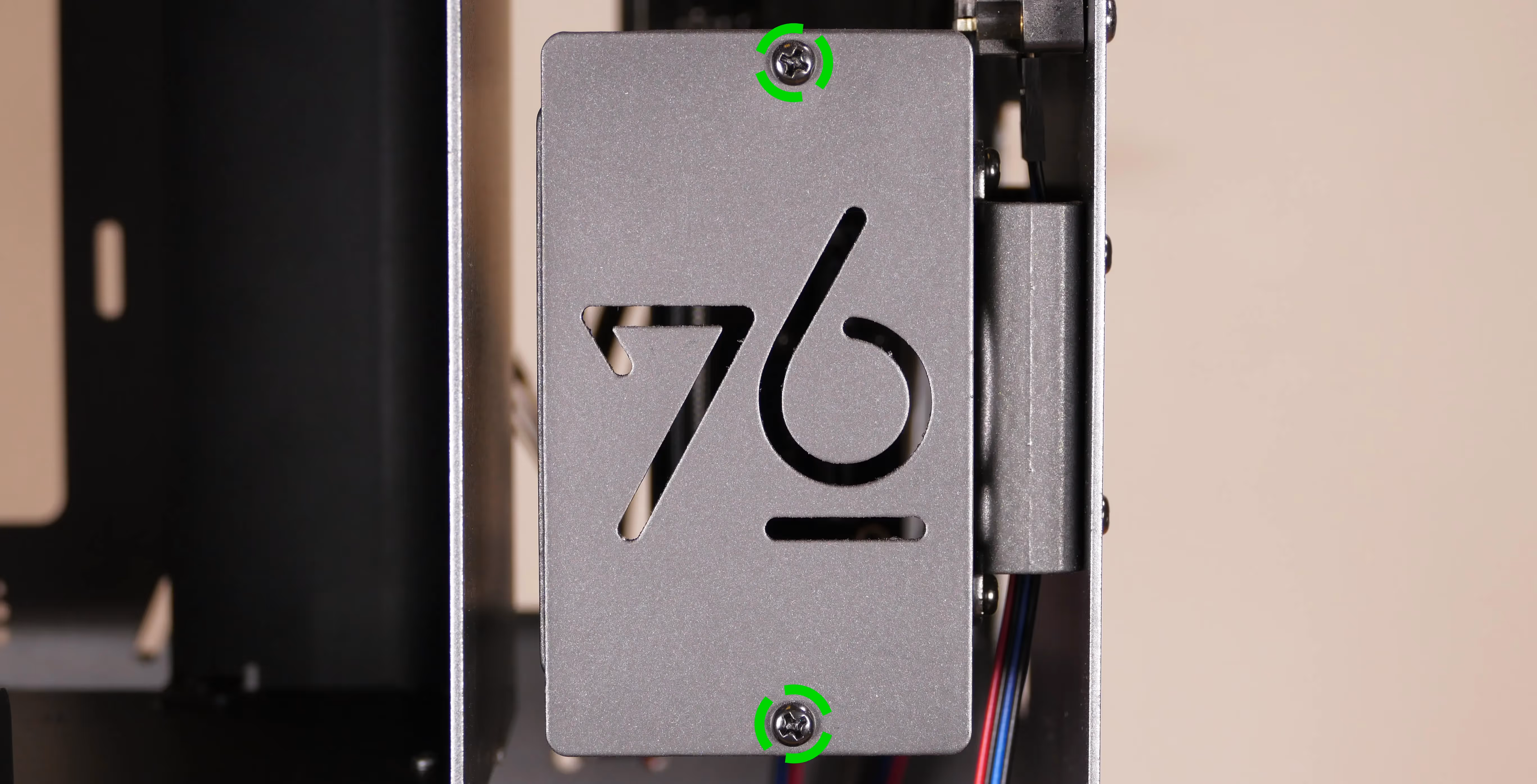 2.5” SATA drive cage cover