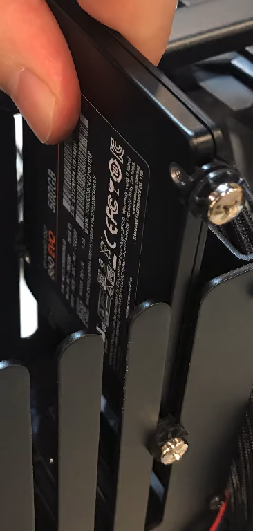 Inserting the drive in to the cage slot