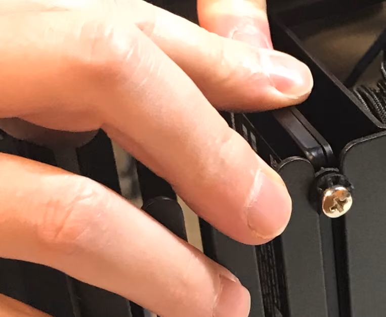 Pressing the drive firmly into place