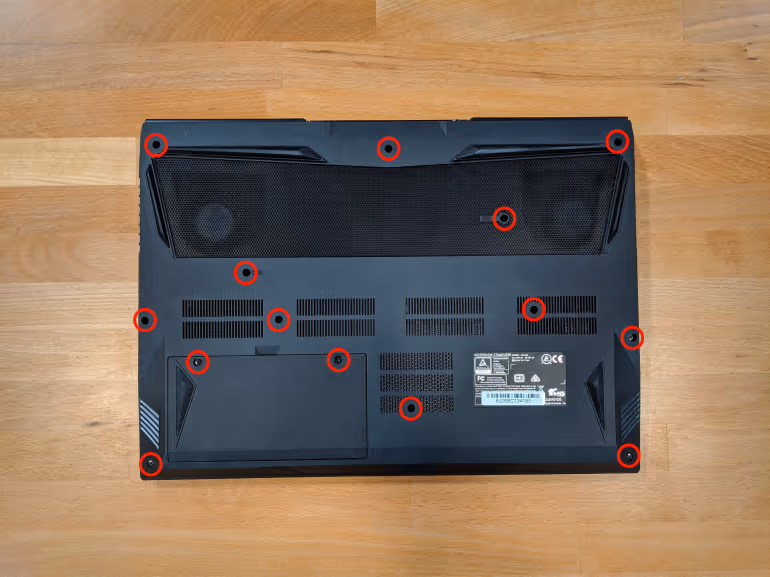 Bottom case screws