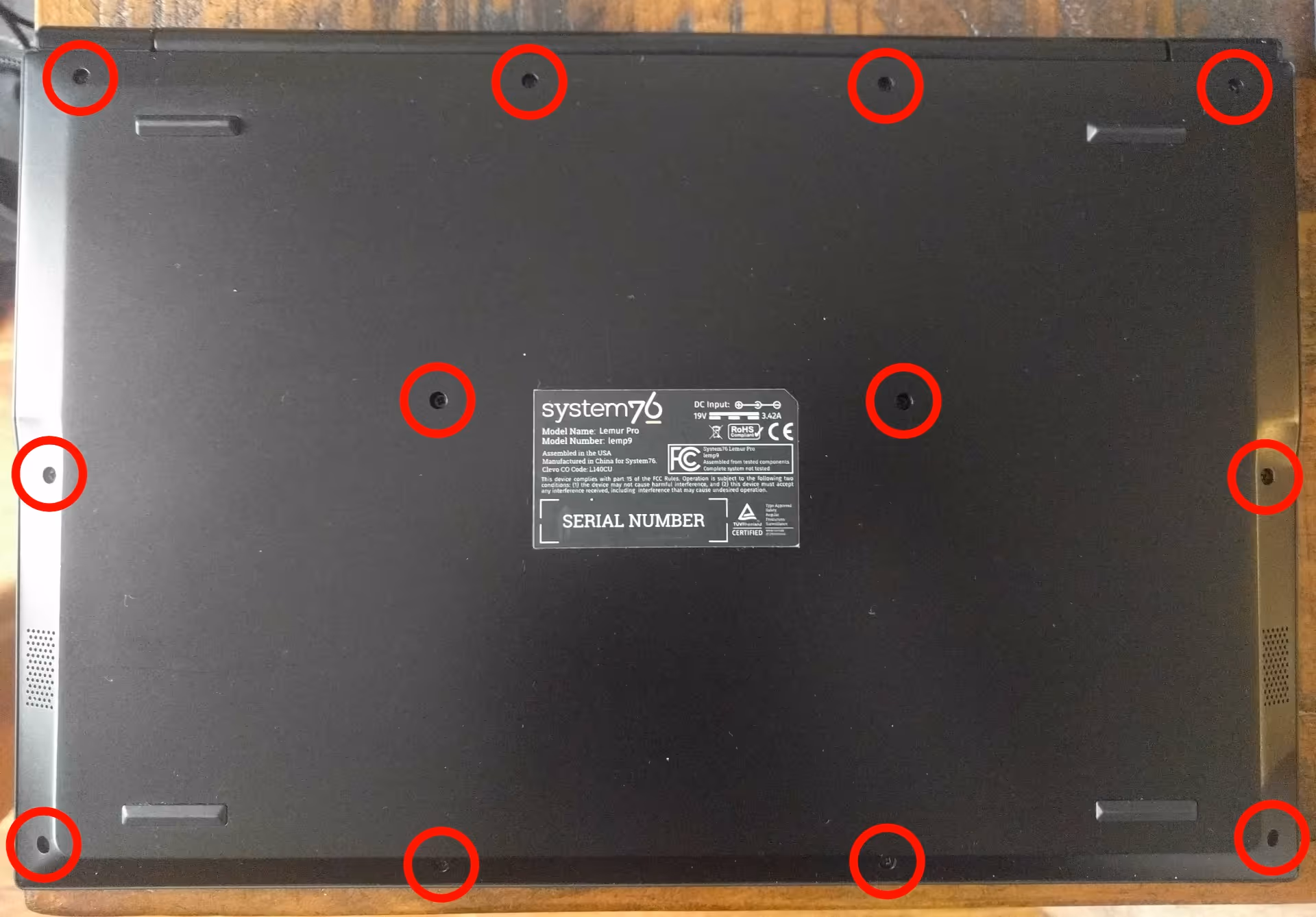 Bottom case screws
