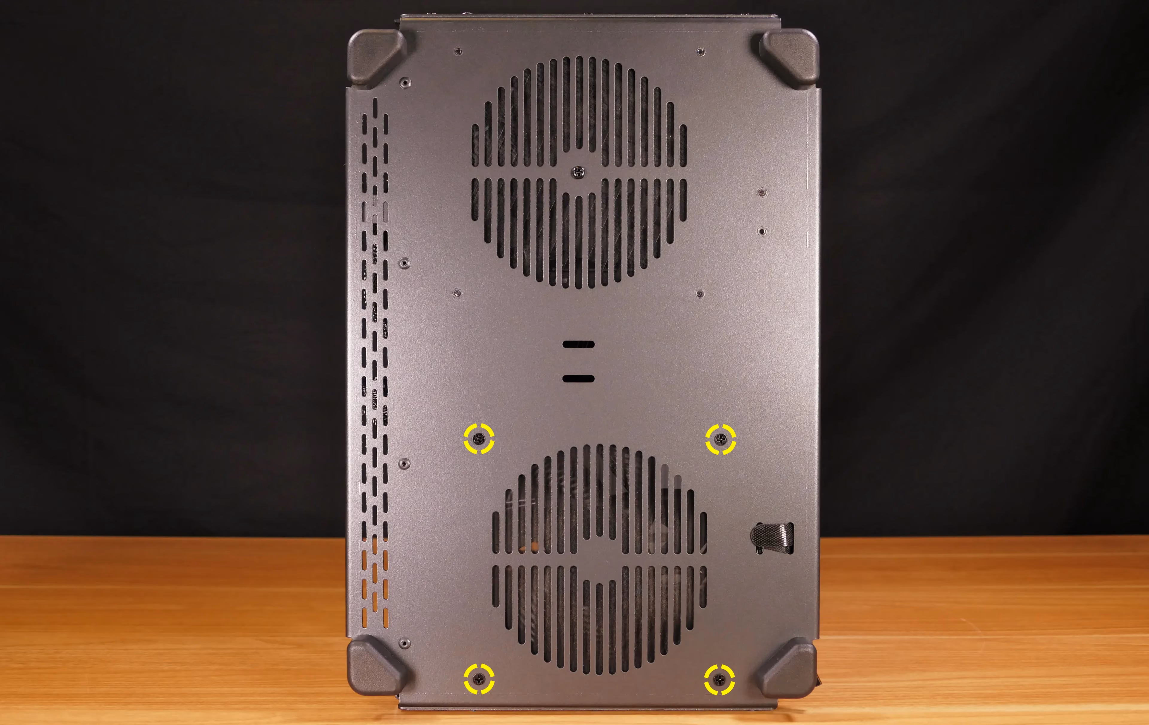 Bottom case fan screws
