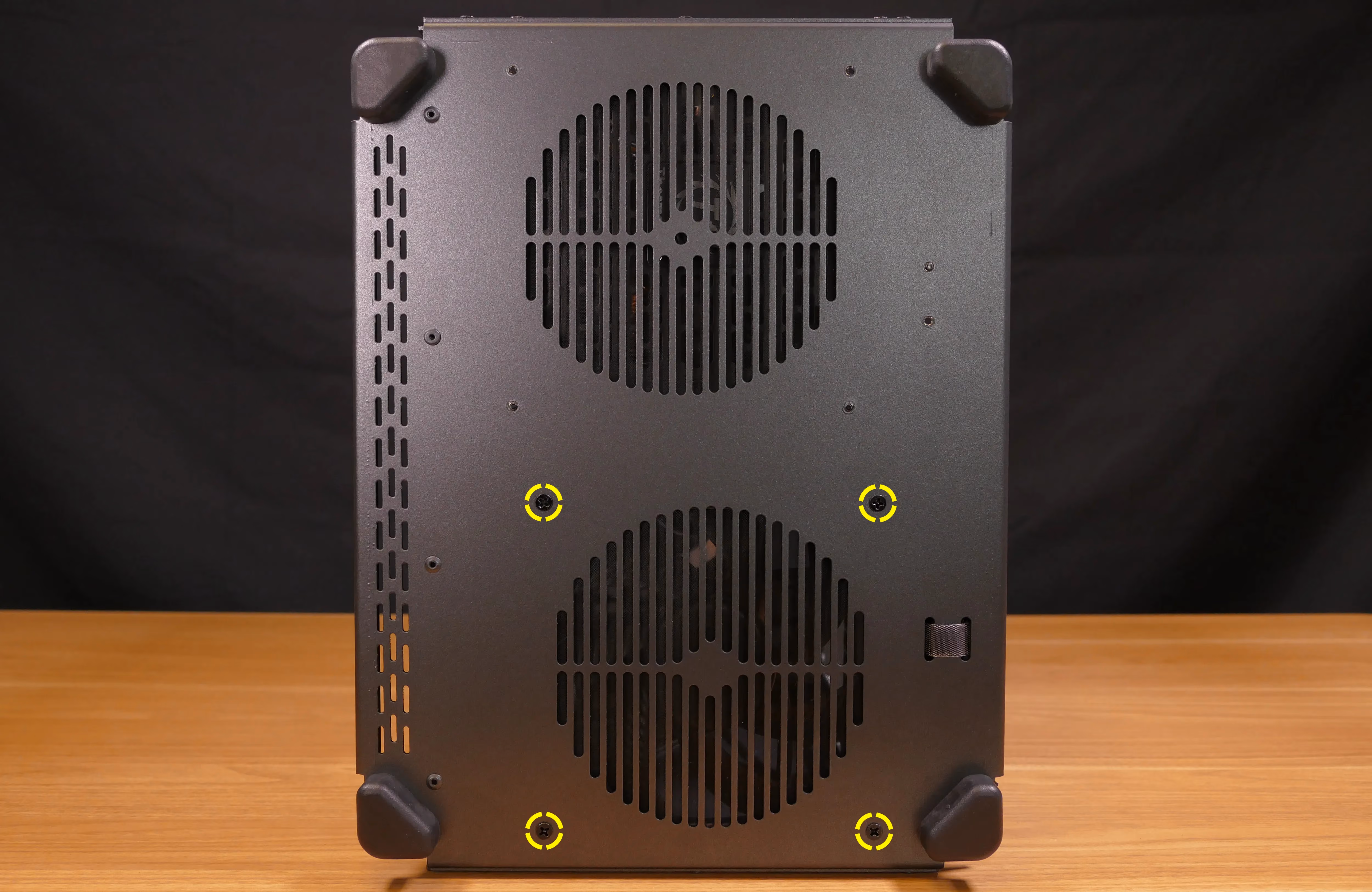 Bottom case fan screws