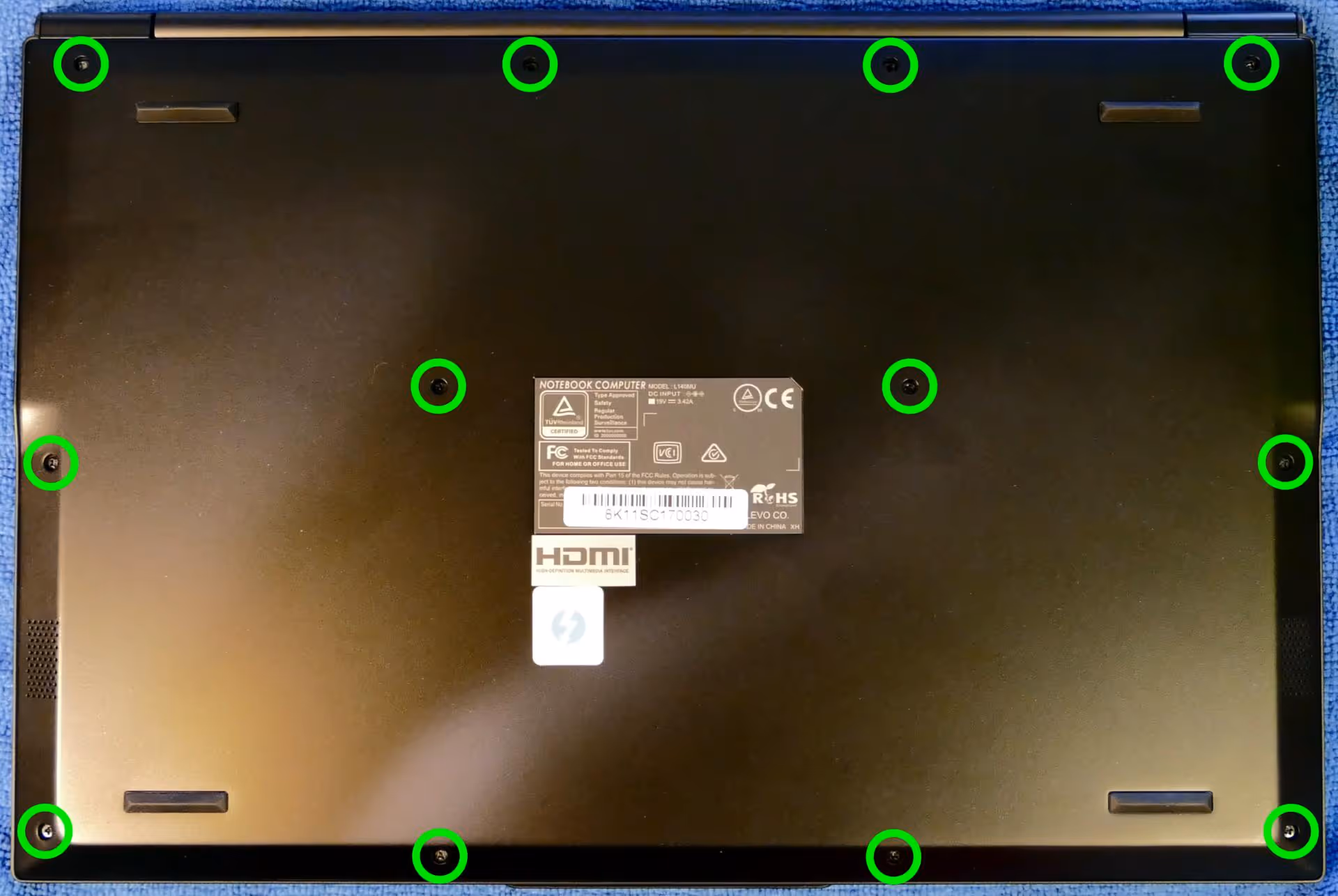 Bottom case screws