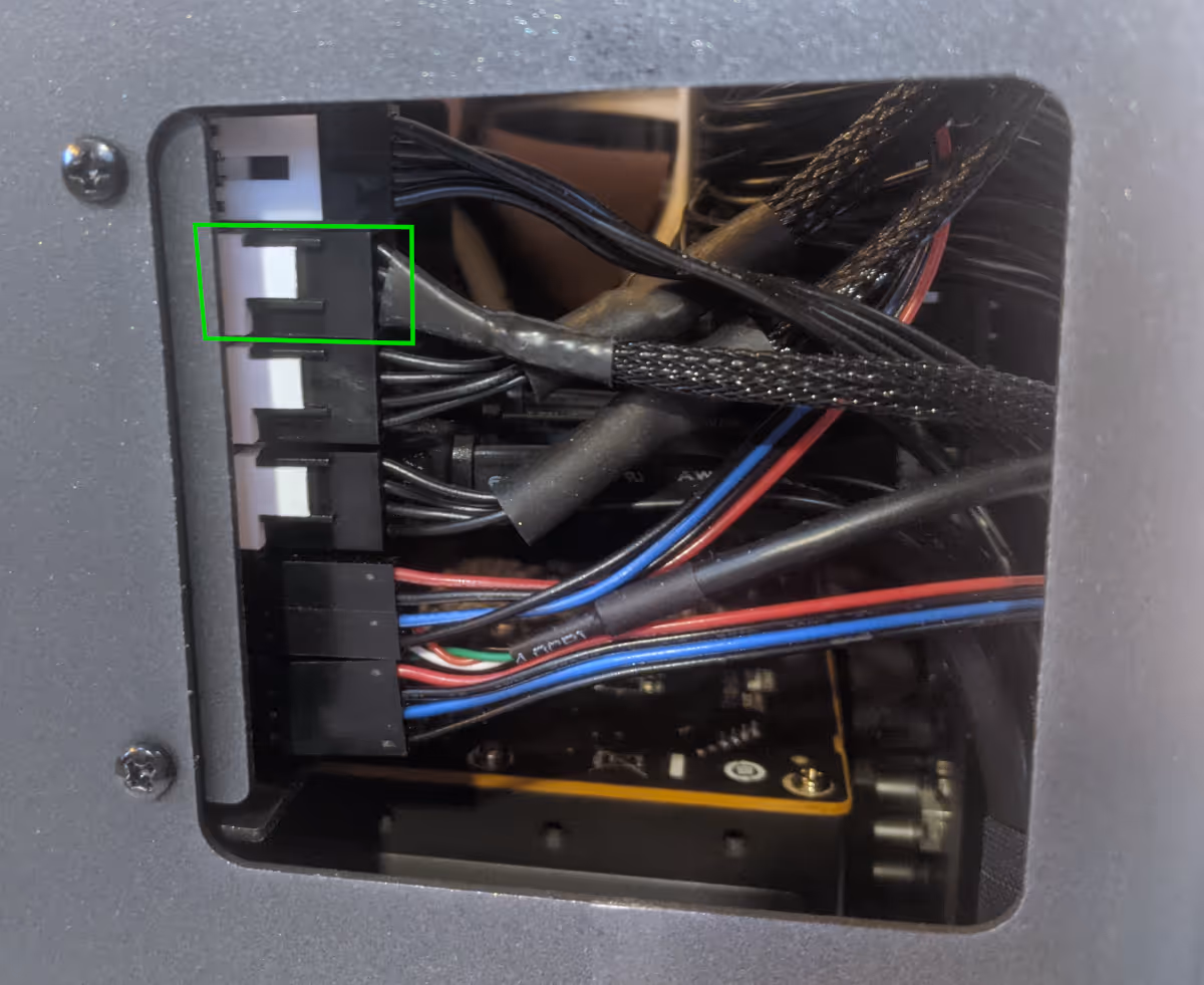 Case fan cable connection