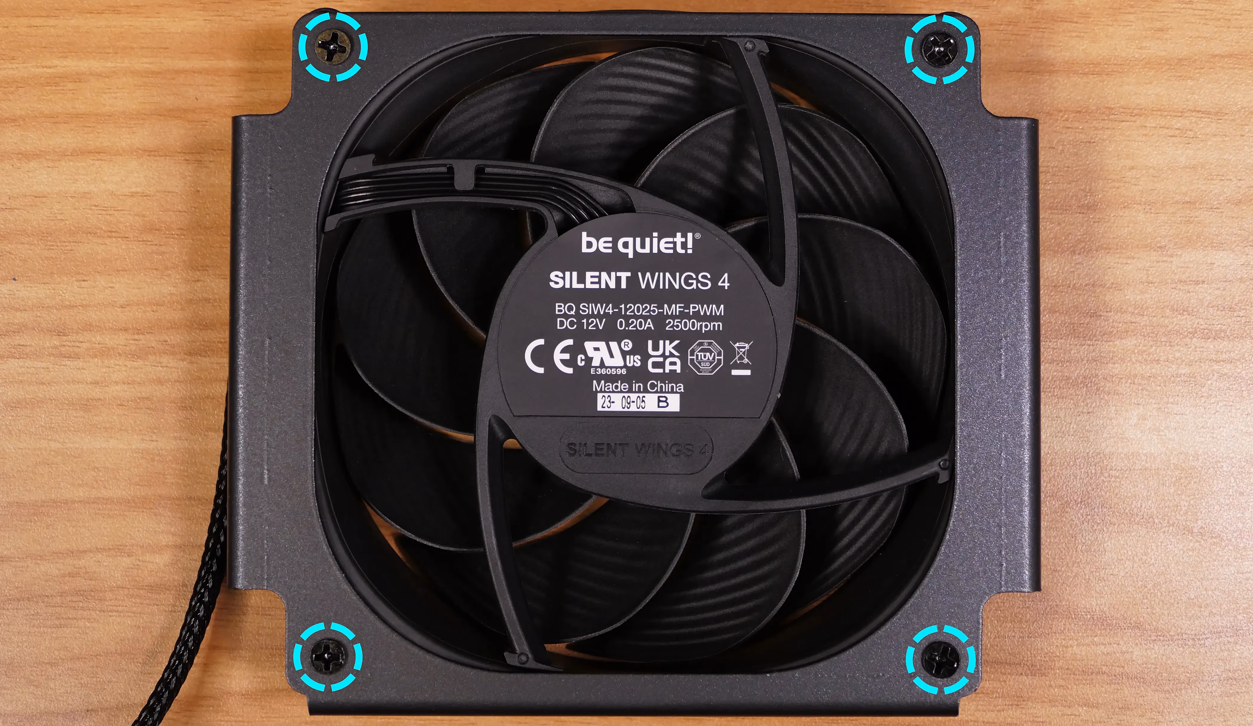 CPU duct fan screws