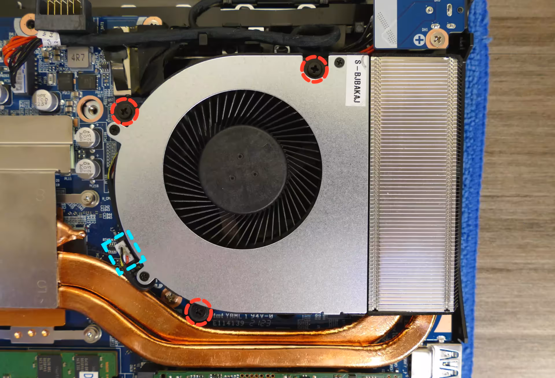 Standalone fan screws