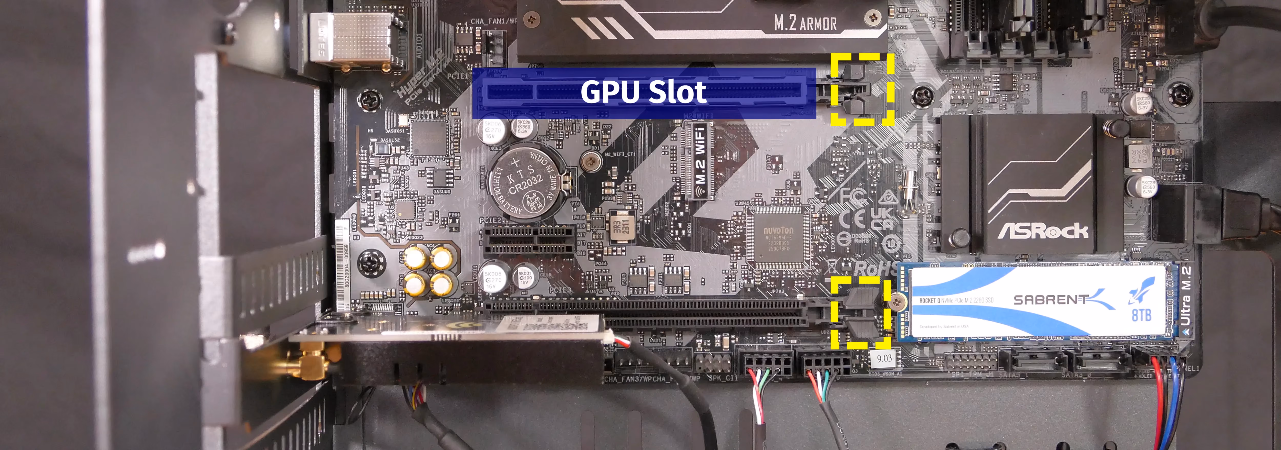 PCIe slots & latches
