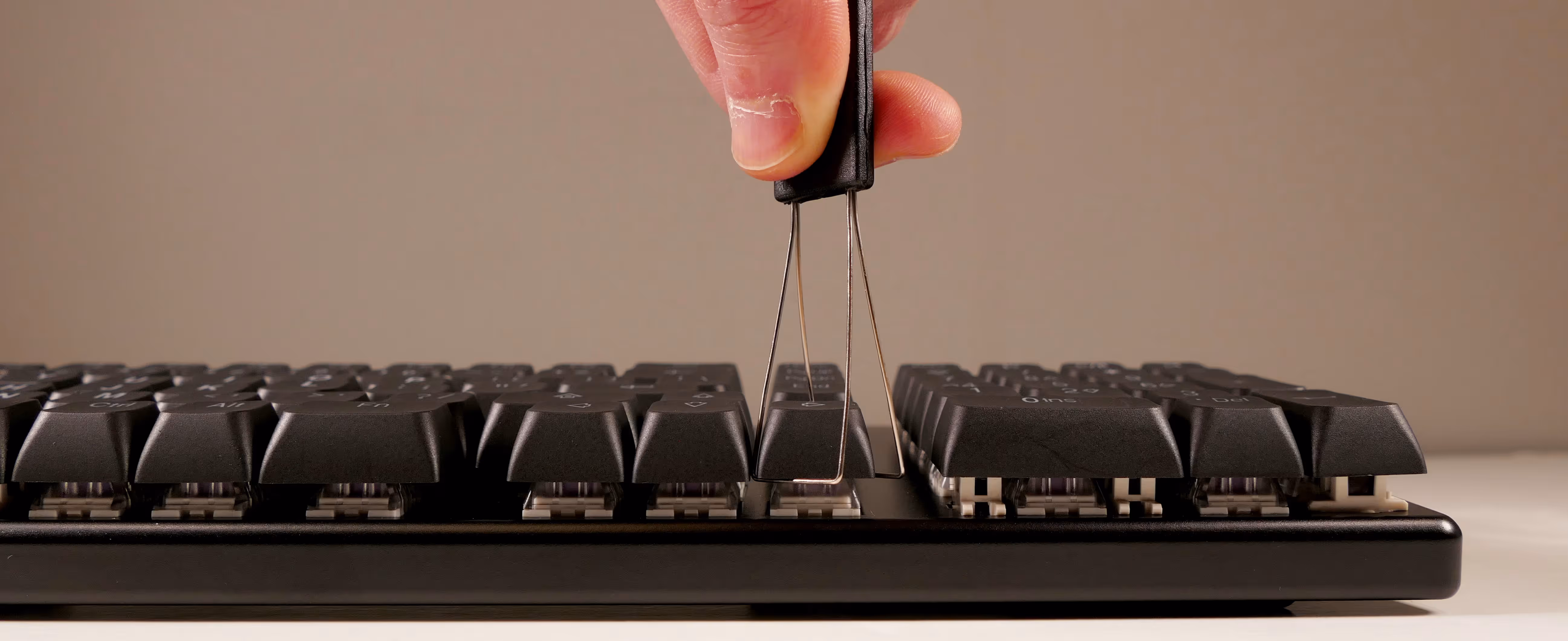 Removing a keycap