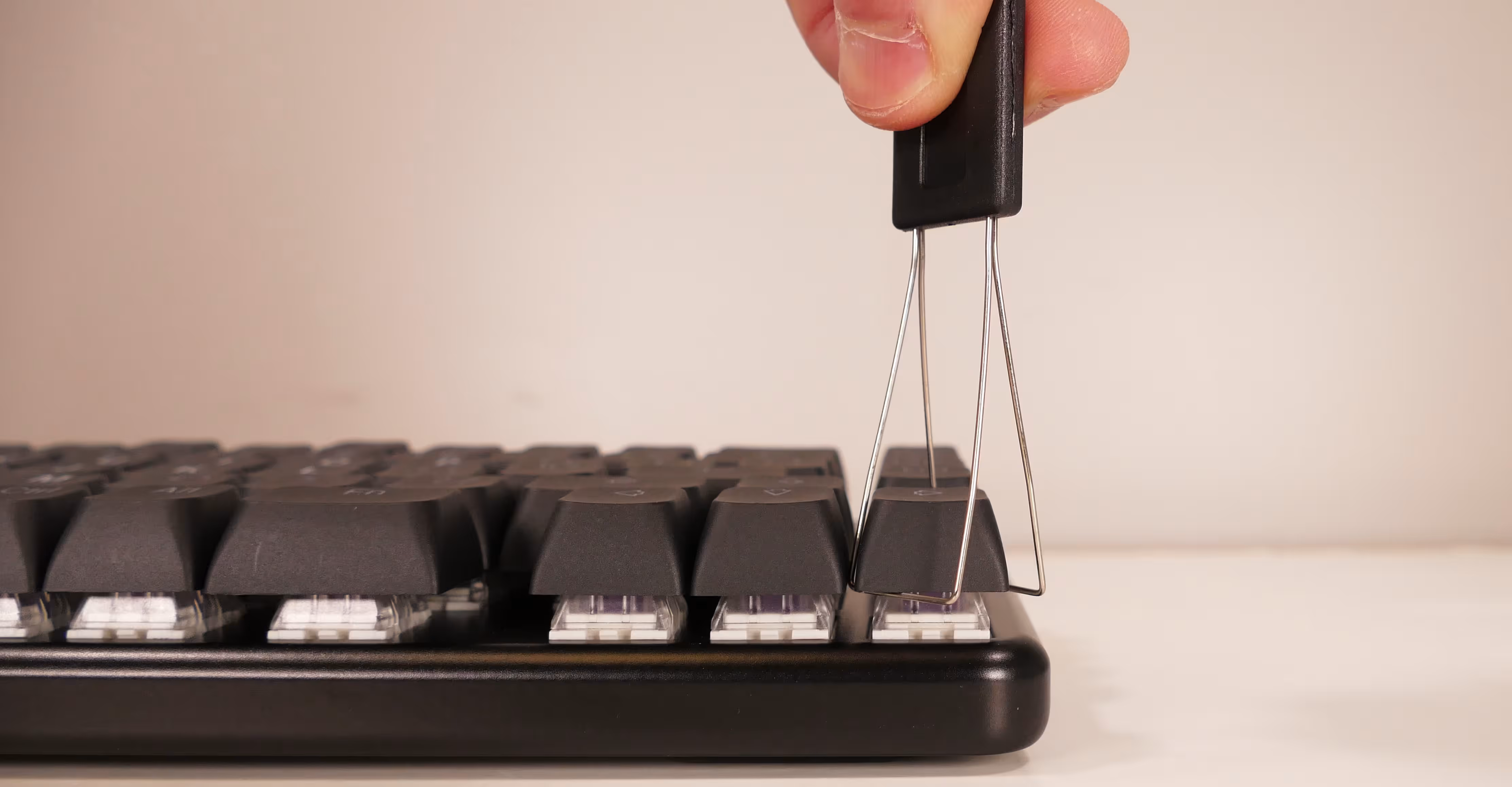 Removing a keycap