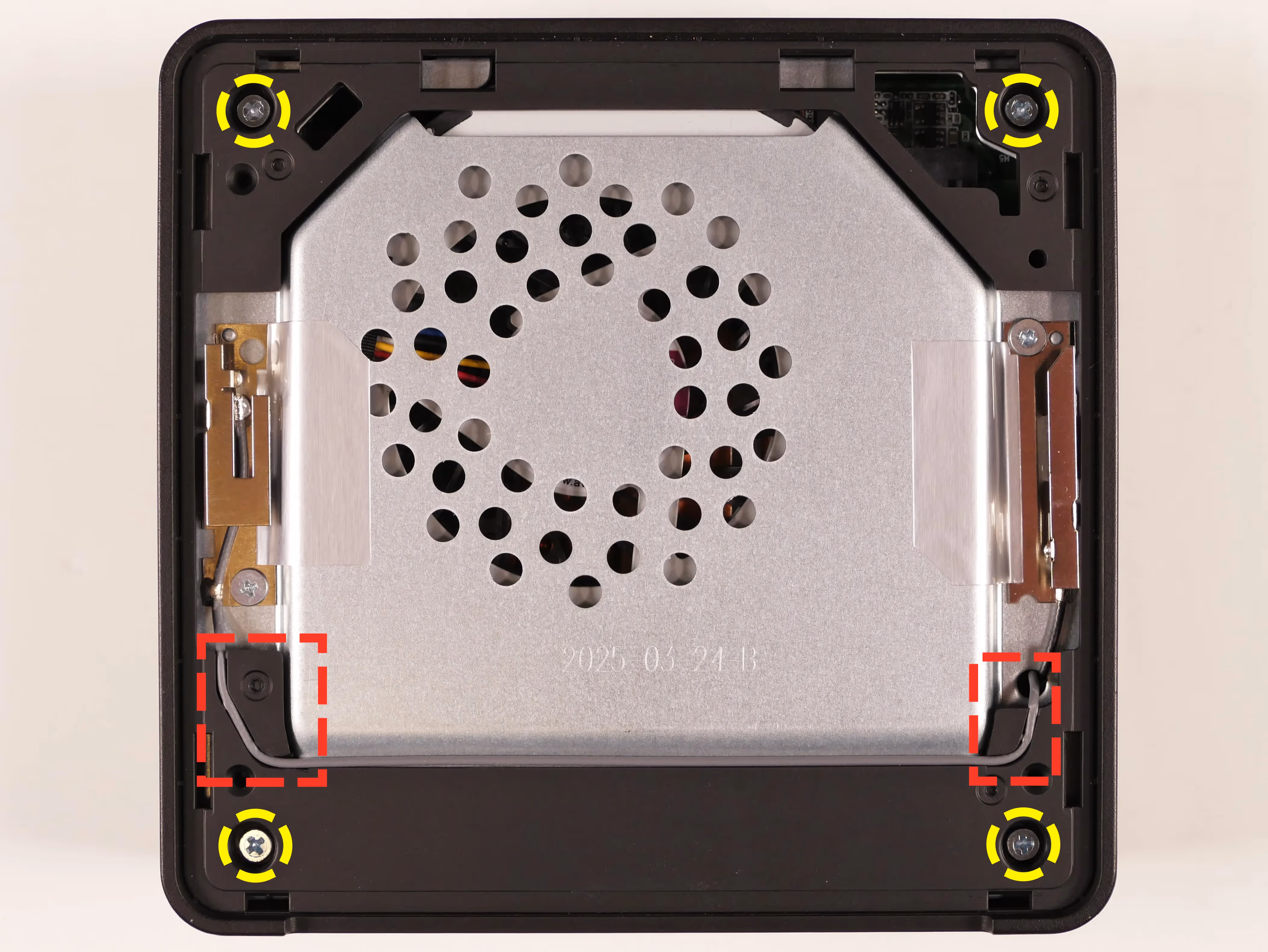 Internal cage screws