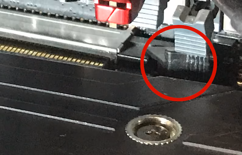PCIe release switch