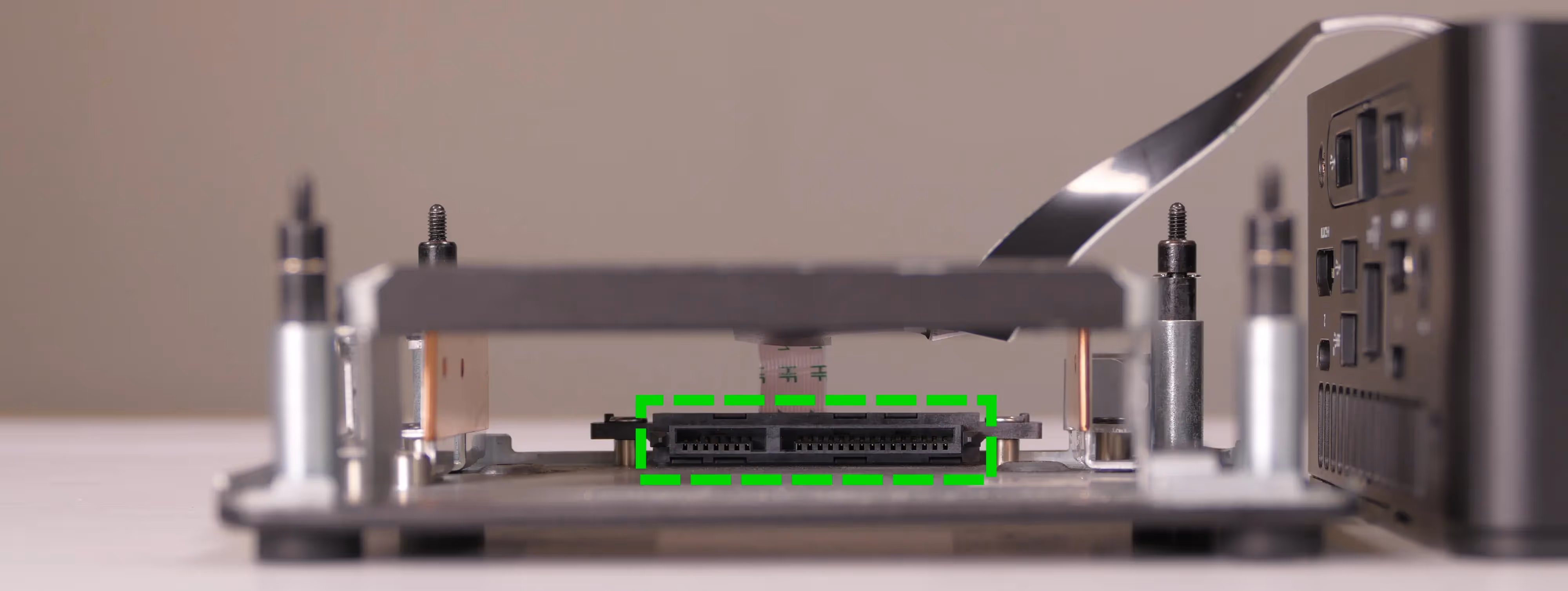 2.5” drive port