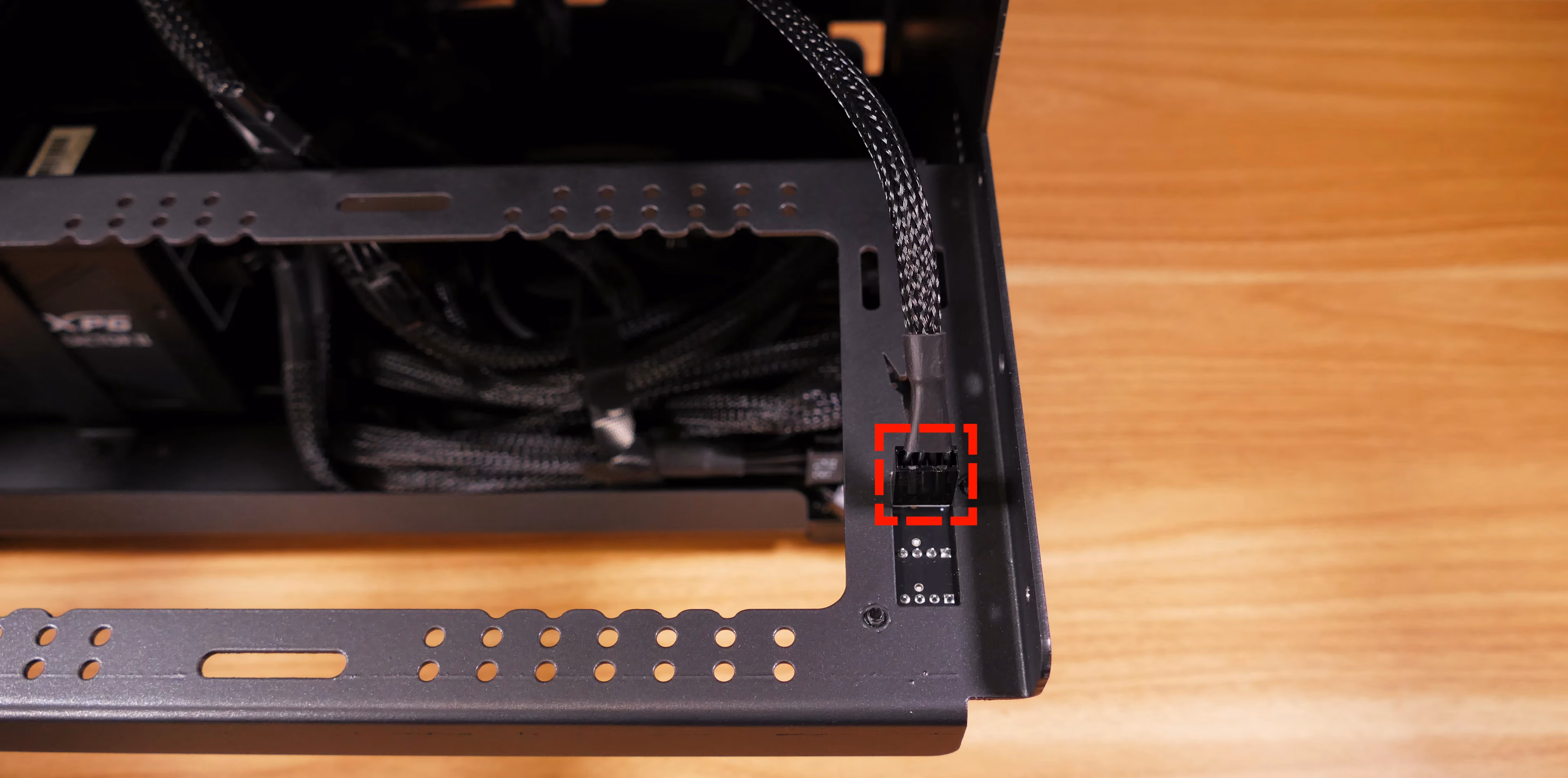 Side fan connector