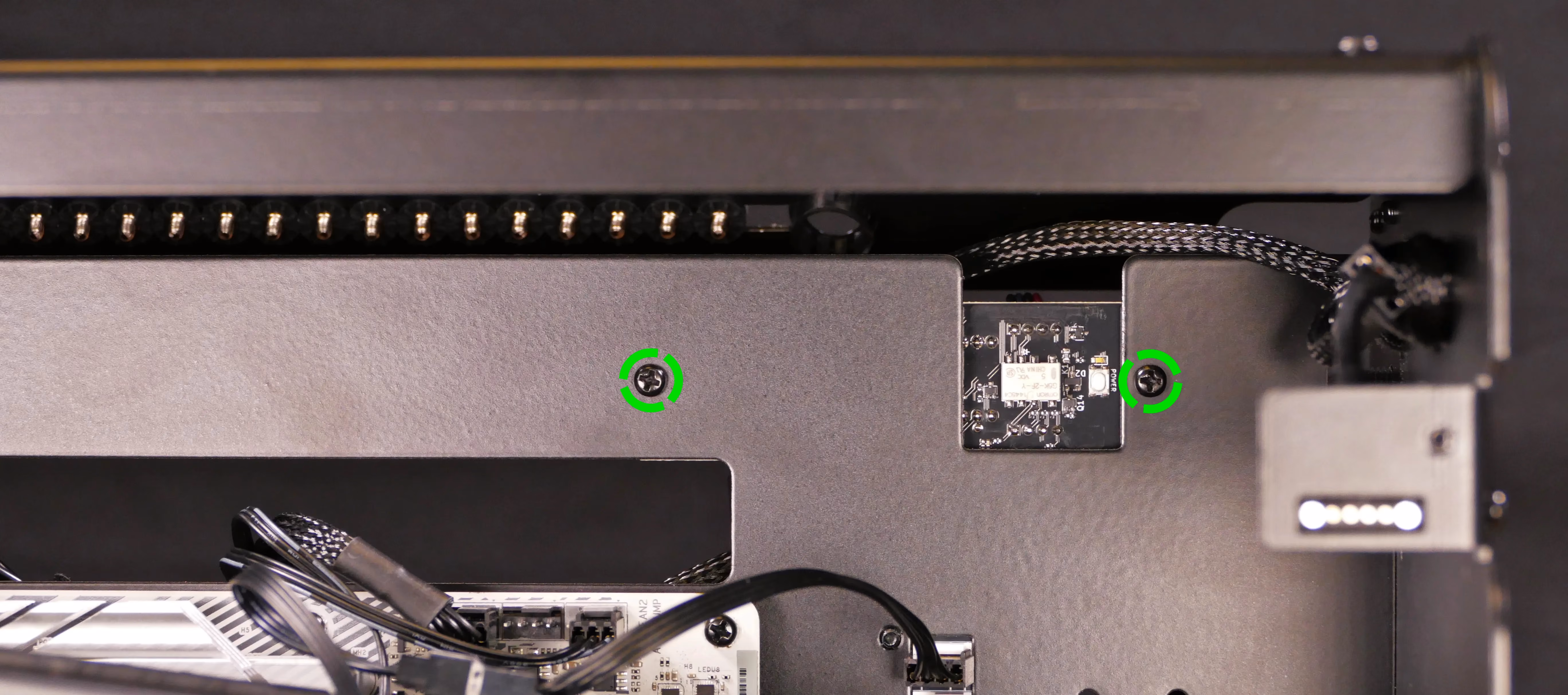 Thelio Io screws