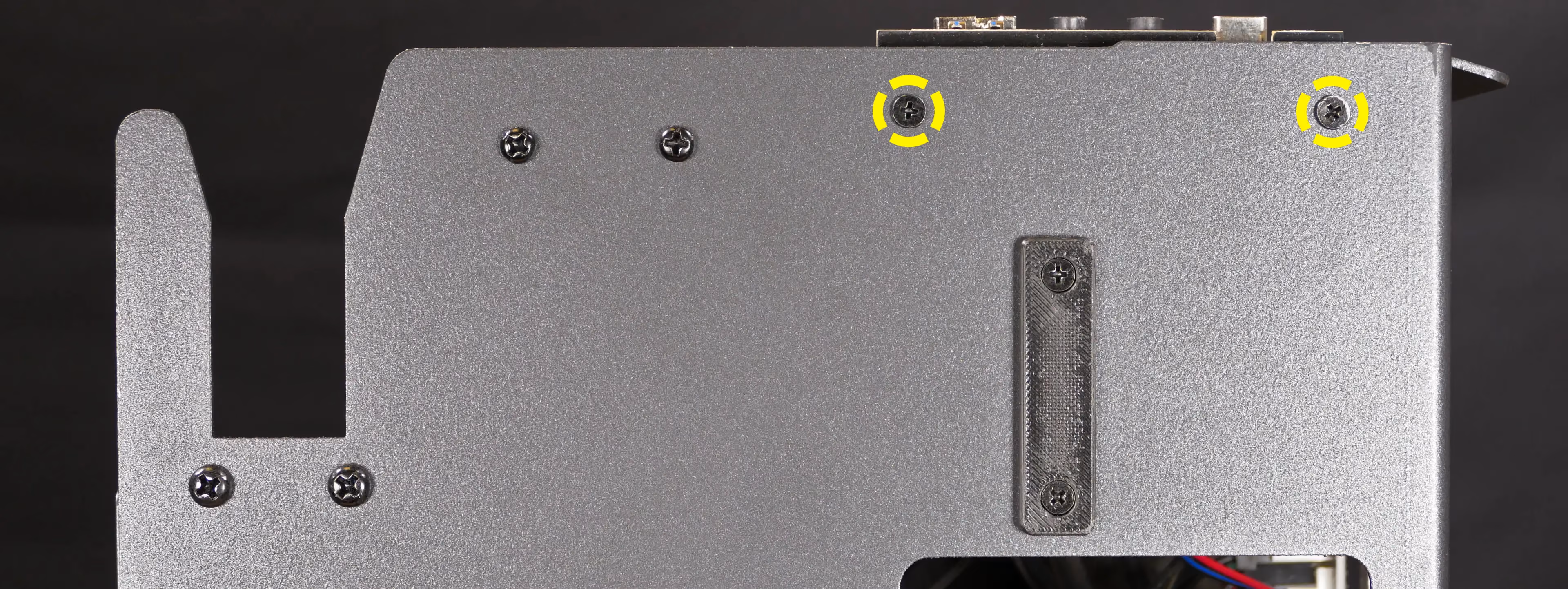 Top I/O screws