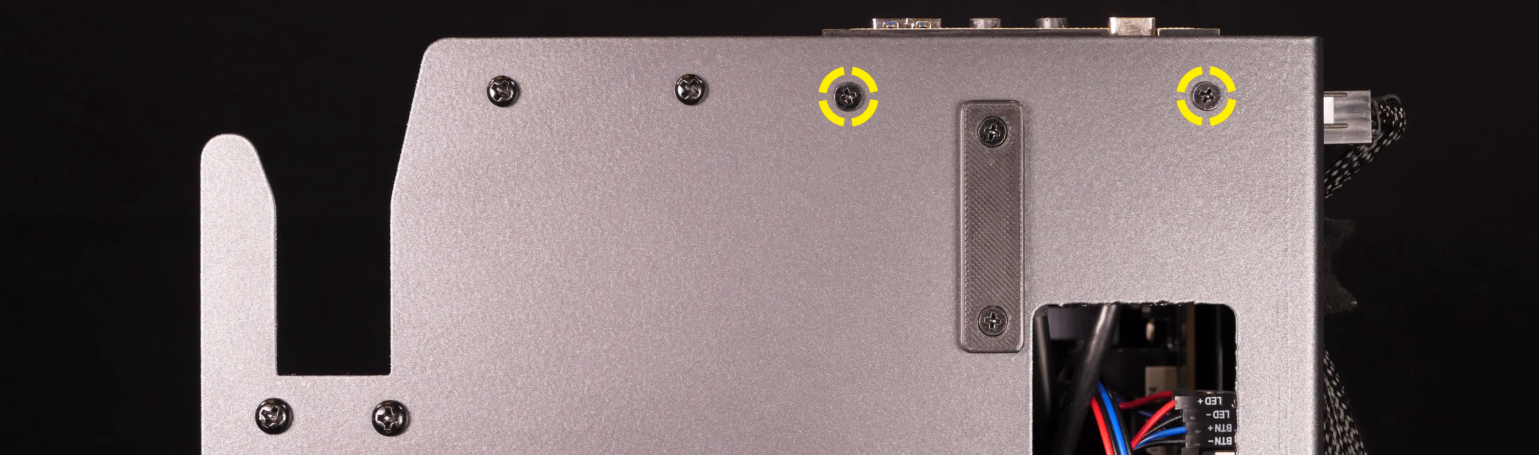 Top I/O screws