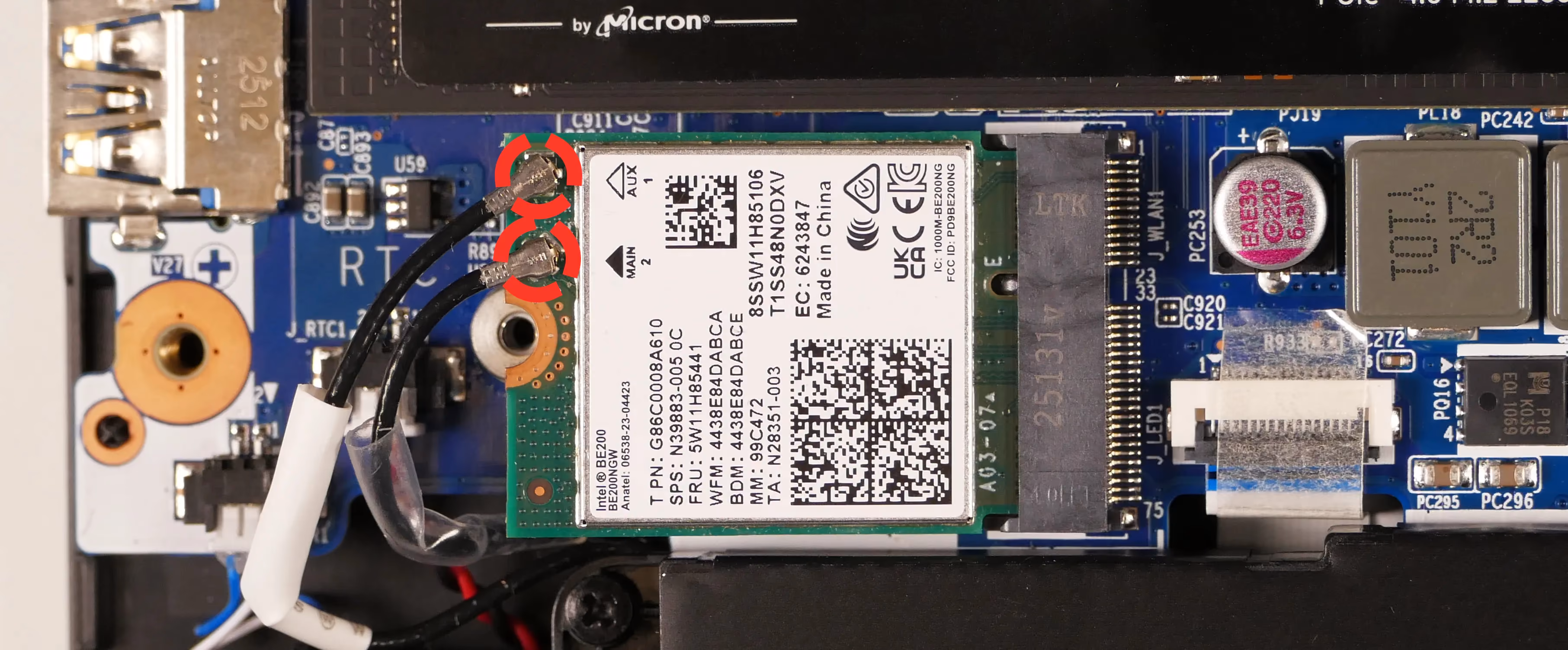 Wireless card antennas